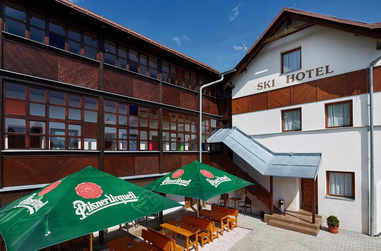 Ski Hotel Svoboda nad Úpou エクステリア 写真
