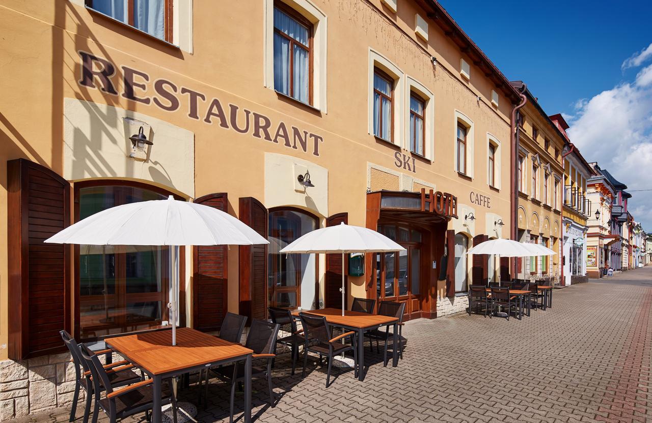 Ski Hotel Svoboda nad Úpou エクステリア 写真